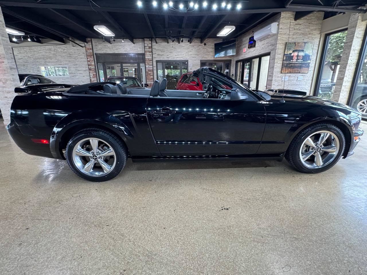 Used 2008 Ford Mustang GT RWD image 31