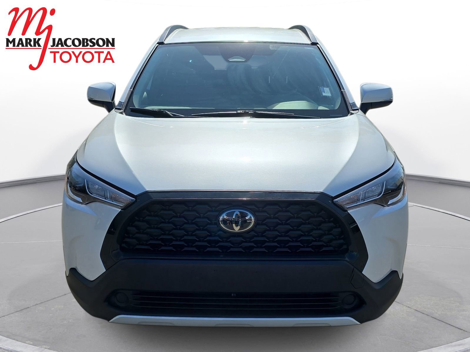 Used 2024 Toyota Corolla Cross LE AWD/4WD image 2
