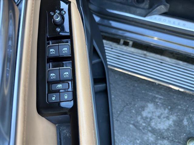 Used 2024 Jeep Grand Wagoneer Series III w/ Rear Seat Video Group 1 AWD/4WD image 14