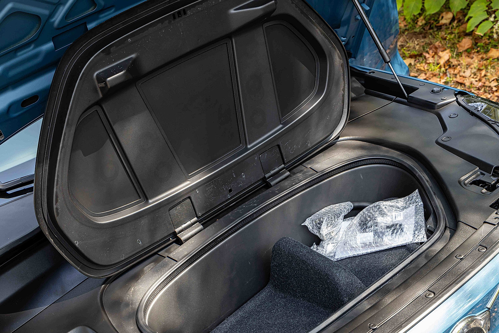 Used 2023 Volvo XC40 Recharge Plus w/ Protection Package Premier image 28