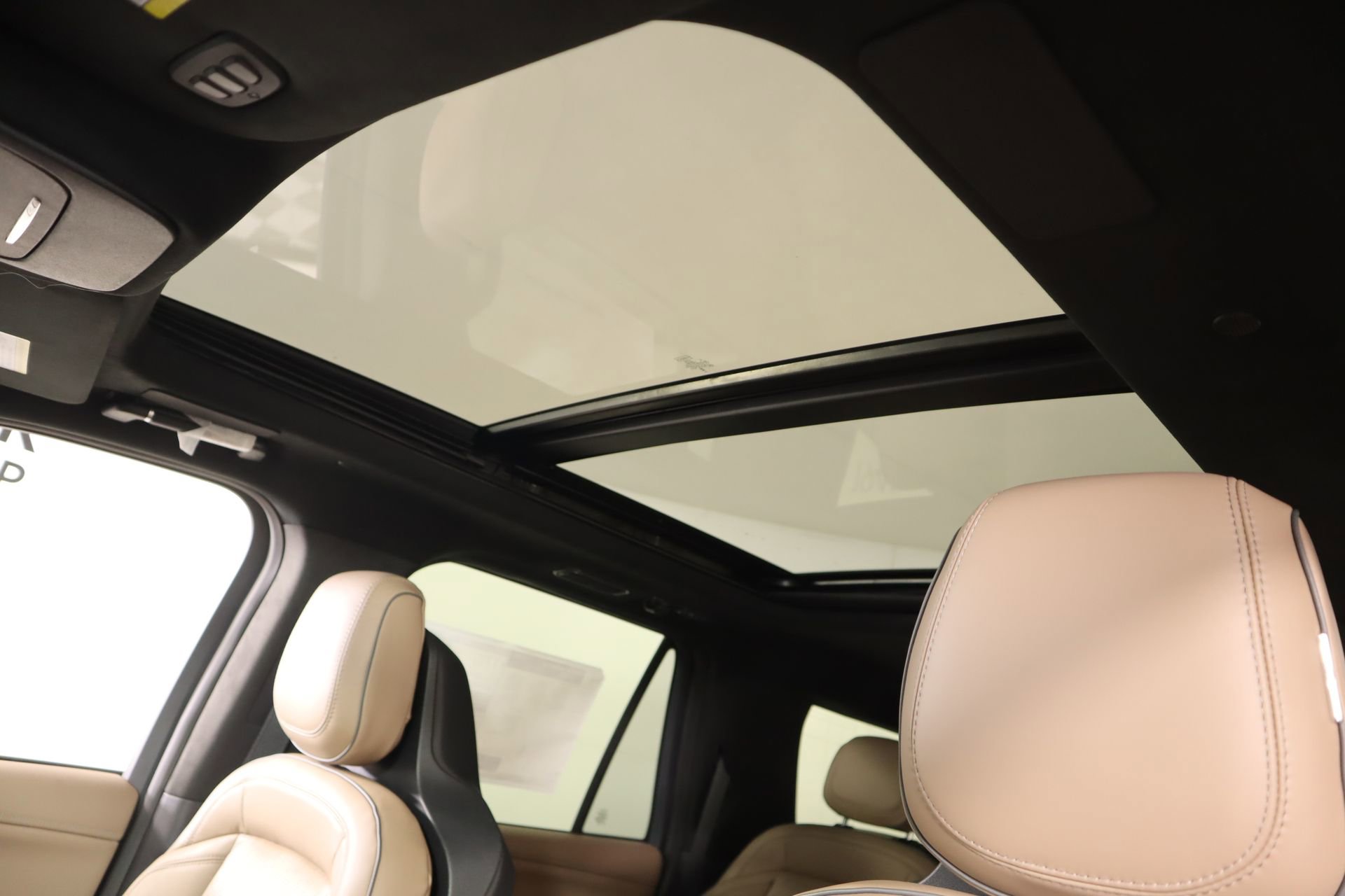 New 2026 Lincoln Navigator L Black Label AWD/4WD image 16