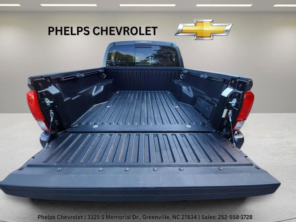 Used 2022 Toyota Tacoma SR5 w/ Technology Package image 11