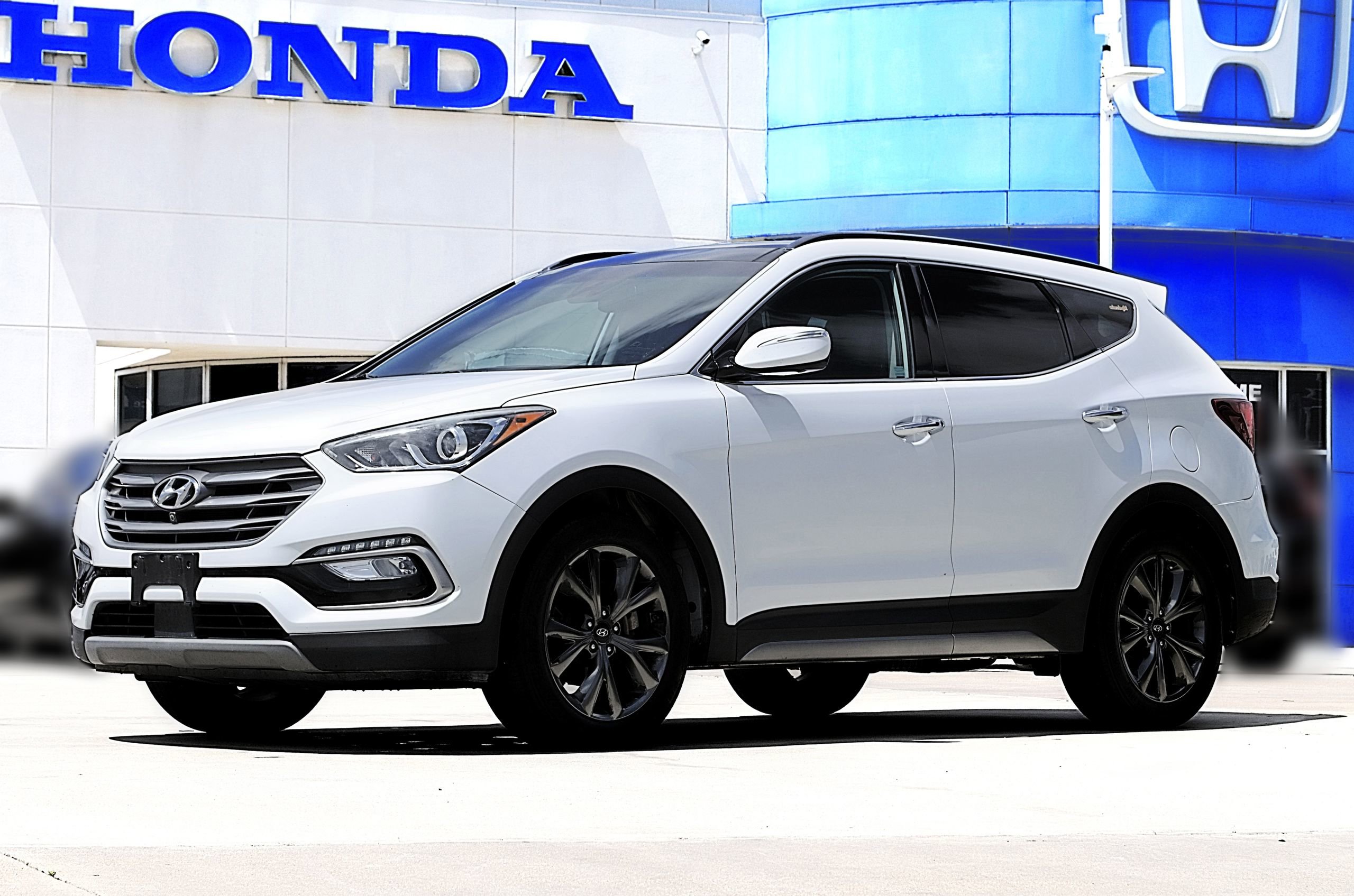 Used 2018 Hyundai Santa Fe Sport w/ 2.0T Ultimate Tech Package 05