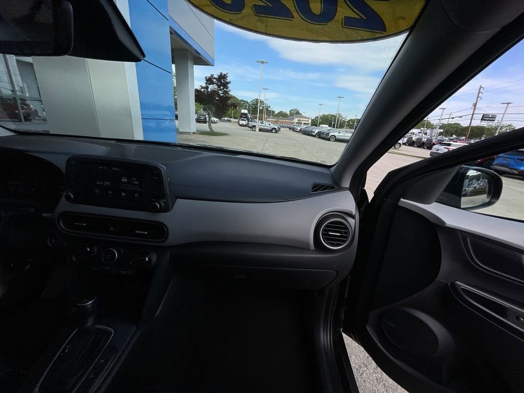 Used 2020 Hyundai Kona SEL Plus FWD image 28