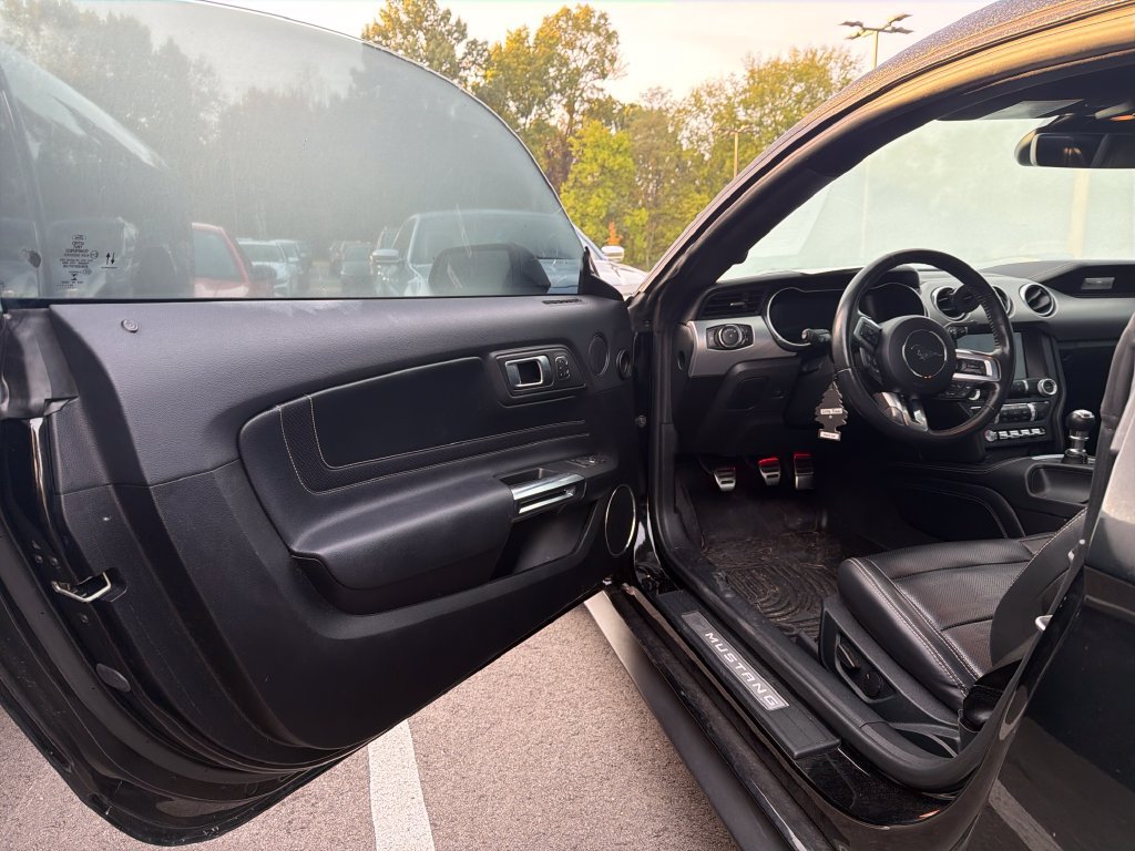Used 2022 Ford Mustang GT Premium w/ Equipment Group 401A RWD image 18