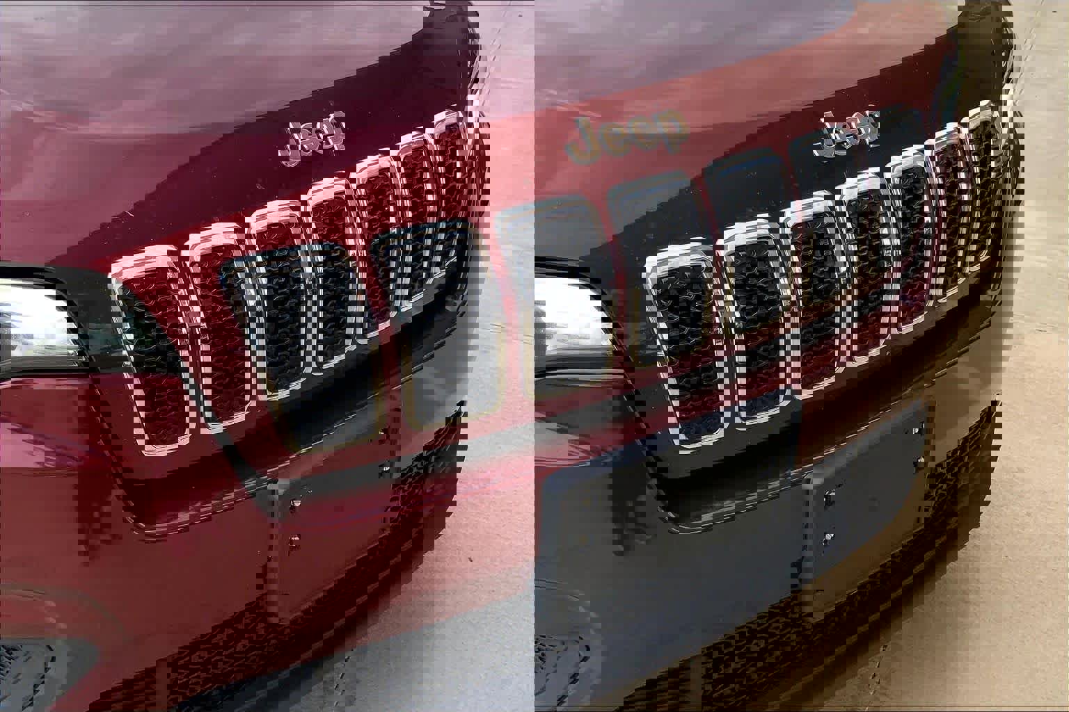 Used 2019 Jeep Cherokee Latitude w/ Popular Appearance Group image 31