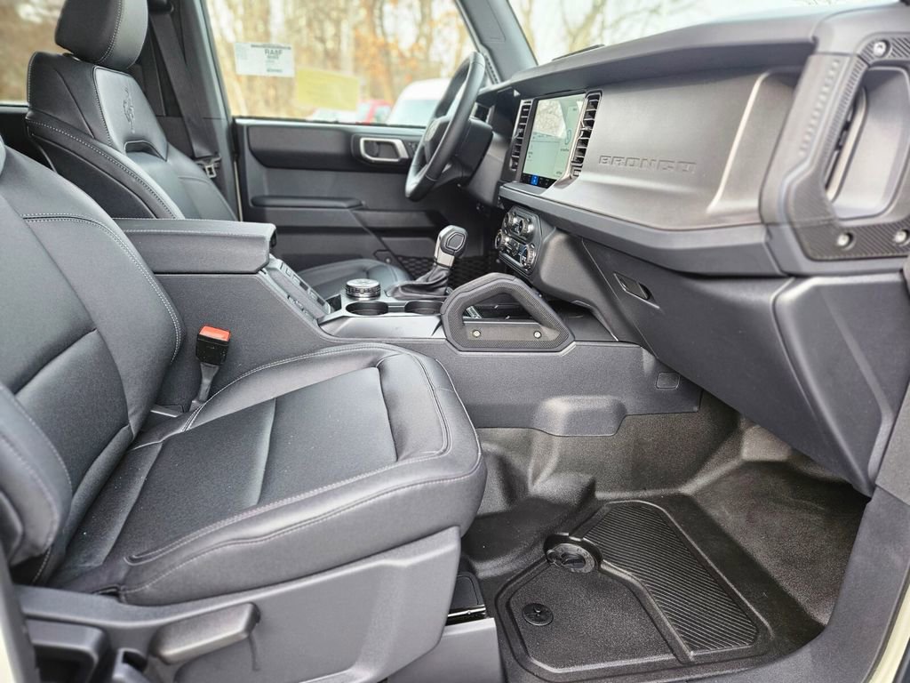 New 2025 Ford Bronco Badlands w/ Black Appearance Package image 9