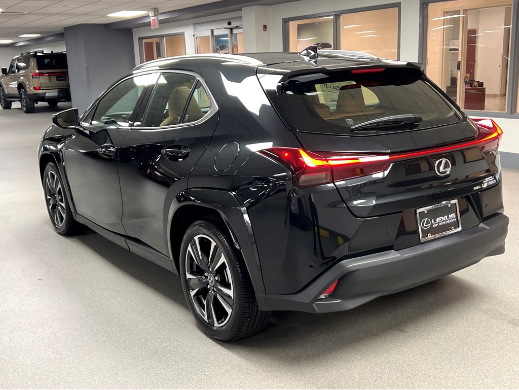 New 2025 Lexus UX 300h AWD image 5