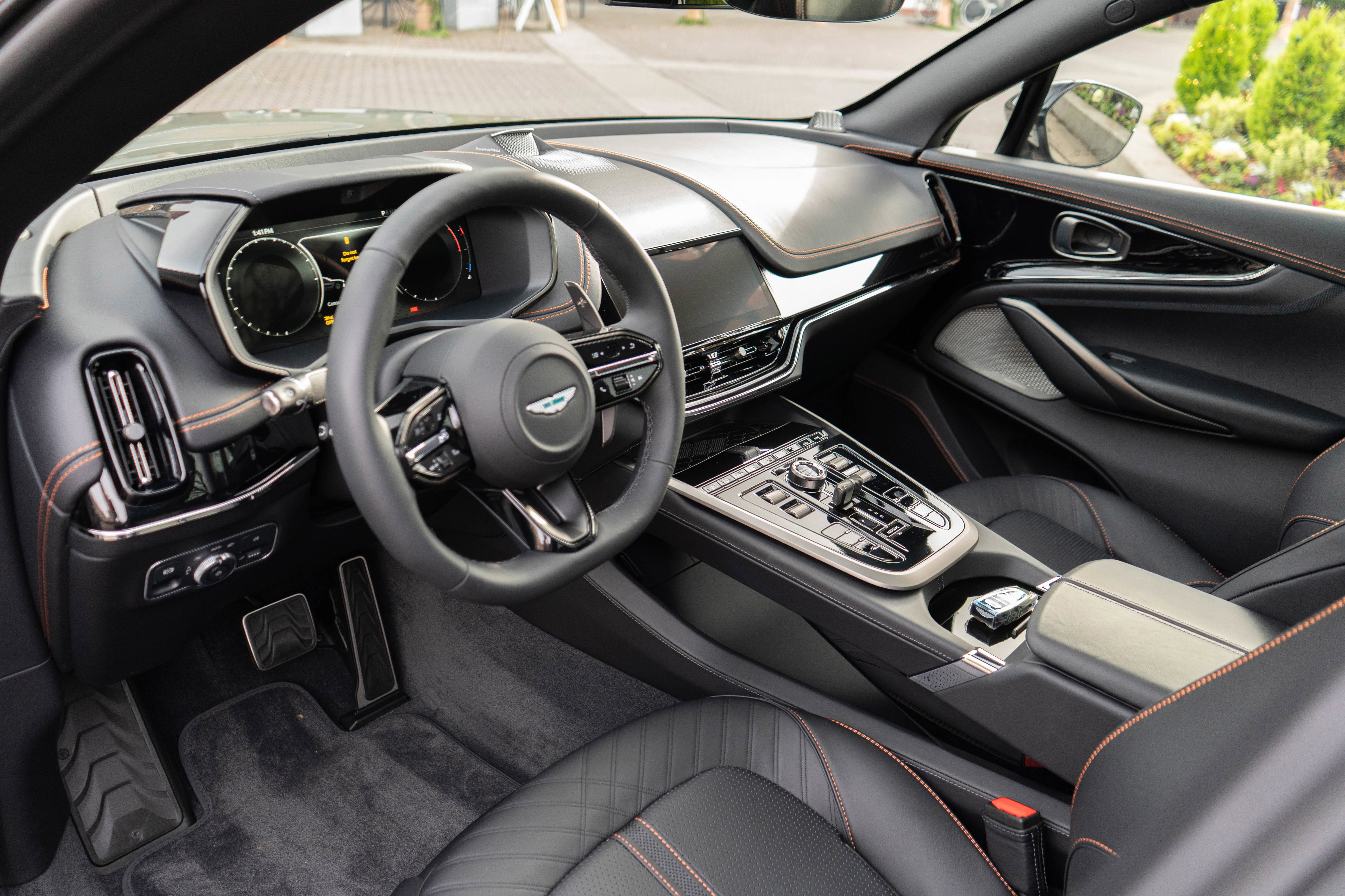 New 2026 Aston Martin DBX 707 image 2