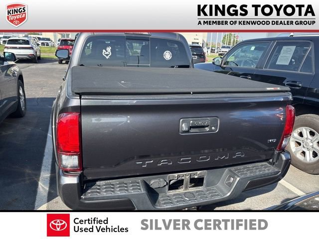 Used 2018 Toyota Tacoma TRD Sport AWD/4WD image 6