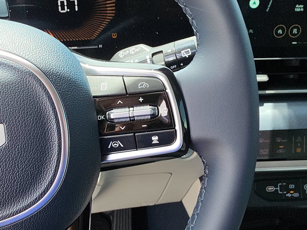 New 2026 Kia Carnival EX FWD image 32