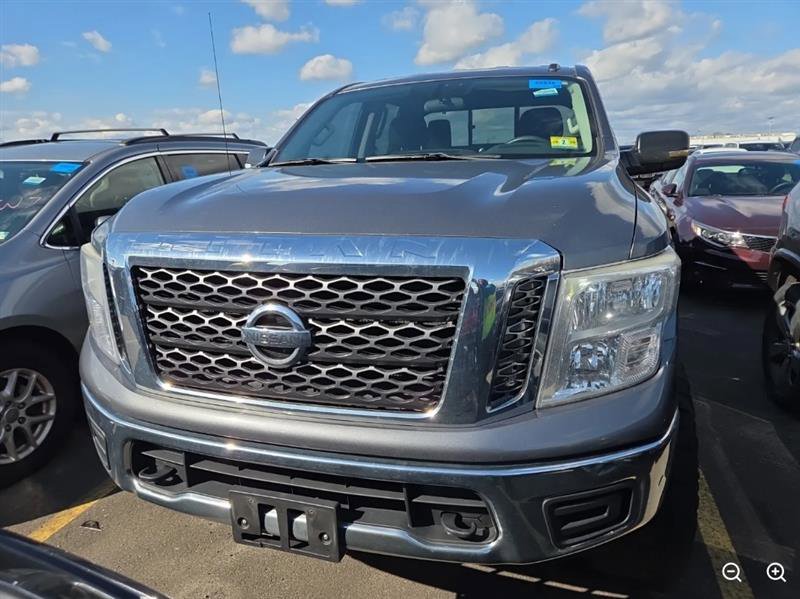 Used 2017 Nissan Titan SV image 2