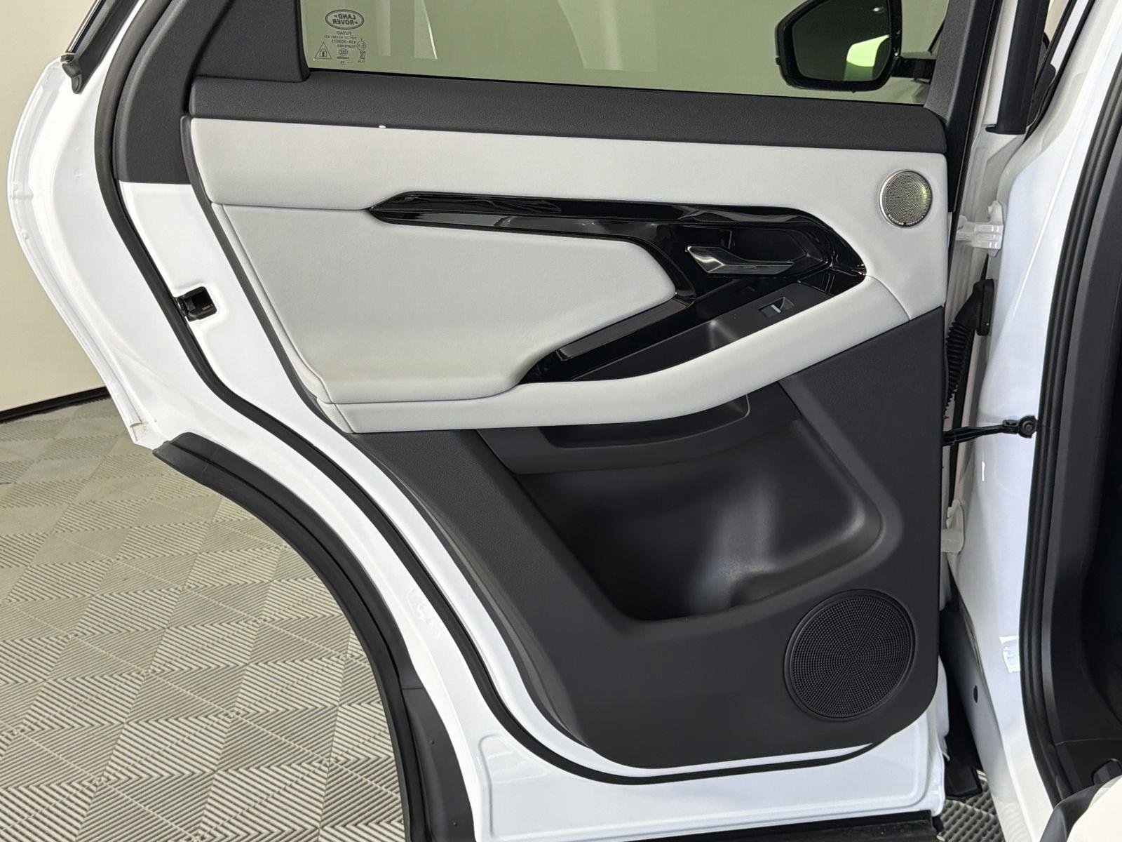 New 2026 Land Rover Range Rover Evoque Dynamic SE image 26
