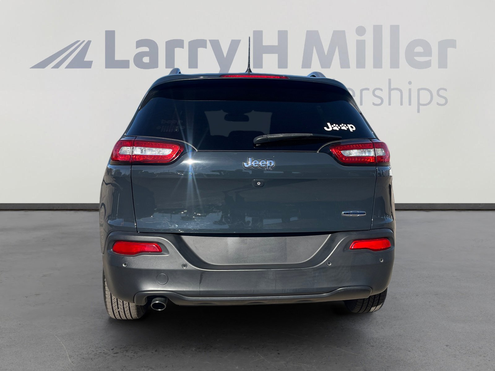 Used 2018 Jeep Cherokee Latitude Plus image 4