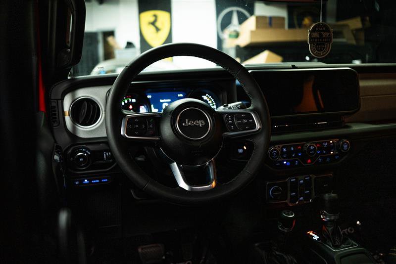 Used 2025 Jeep Wrangler Unlimited Sahara w/ Safety Group image 14