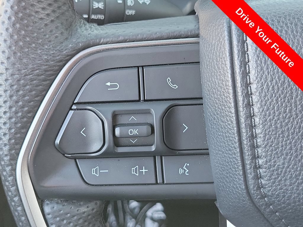 Used 2024 Toyota Tacoma TRD Off-Road w/ TRD Off Road Upgrade Package AWD/4WD image 5