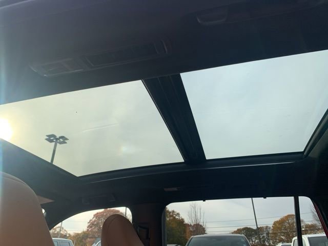 Used 2024 Toyota Highlander Platinum image 19