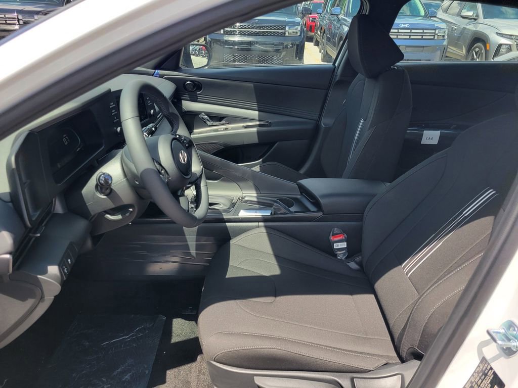 Certified 2025 Hyundai Elantra Sport image 9