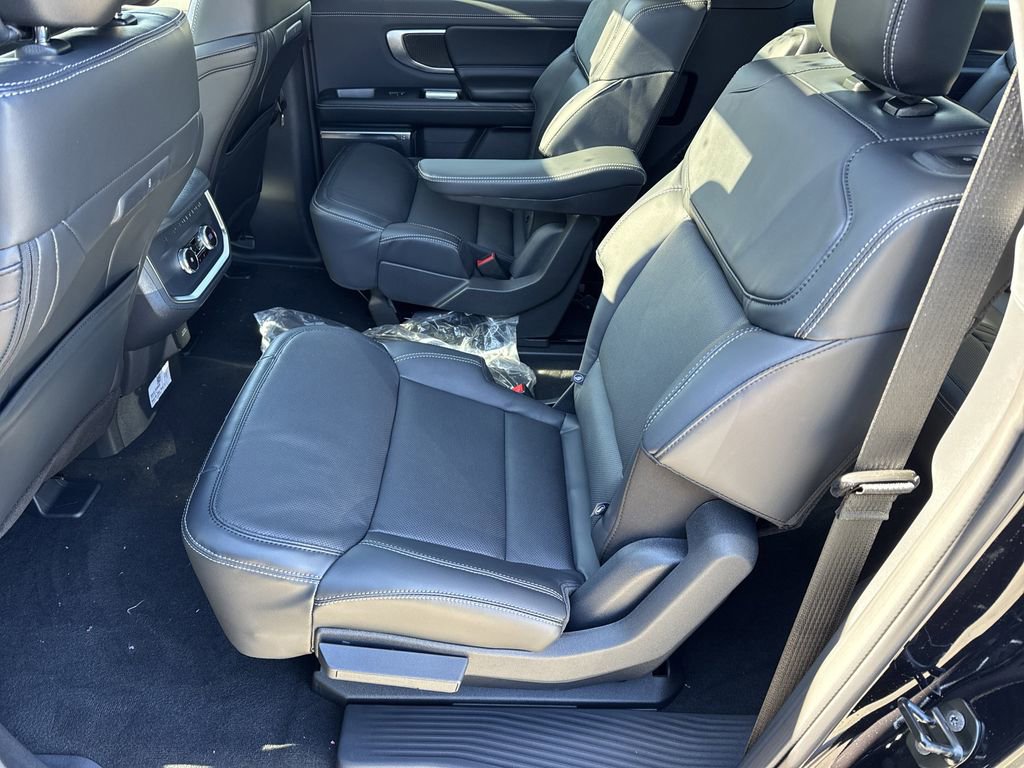 New 2026 Ford Expedition Max Platinum w/ Stealth Appearance Package image 21