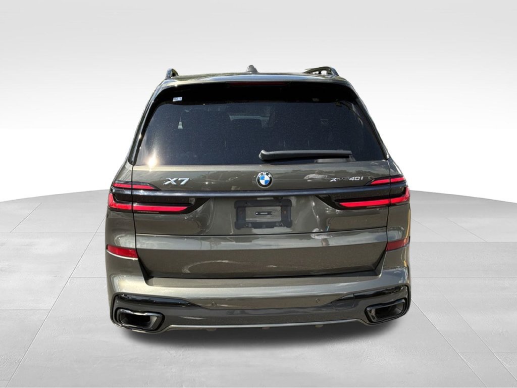 Used 2024 BMW X7 xDrive40i w/ M Sport Package AWD/4WD image 16