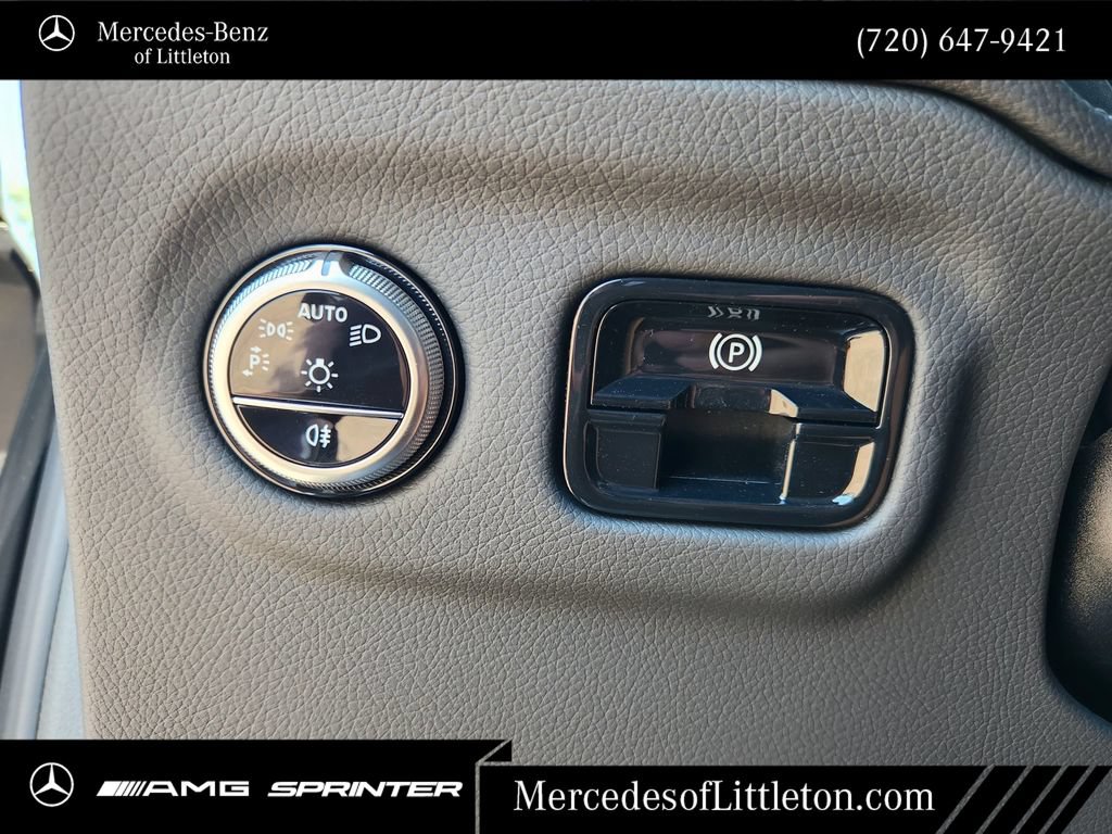 New 2026 Mercedes-Benz EQE 320 4MATIC SUV image 21
