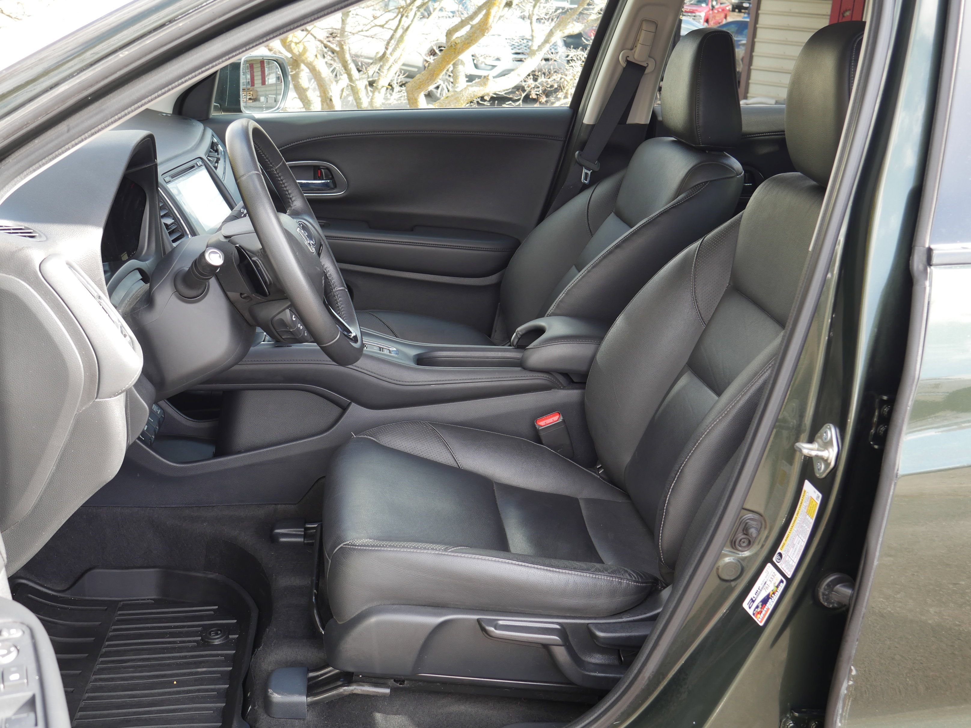 Used 2017 Honda HR-V EX-L image 3