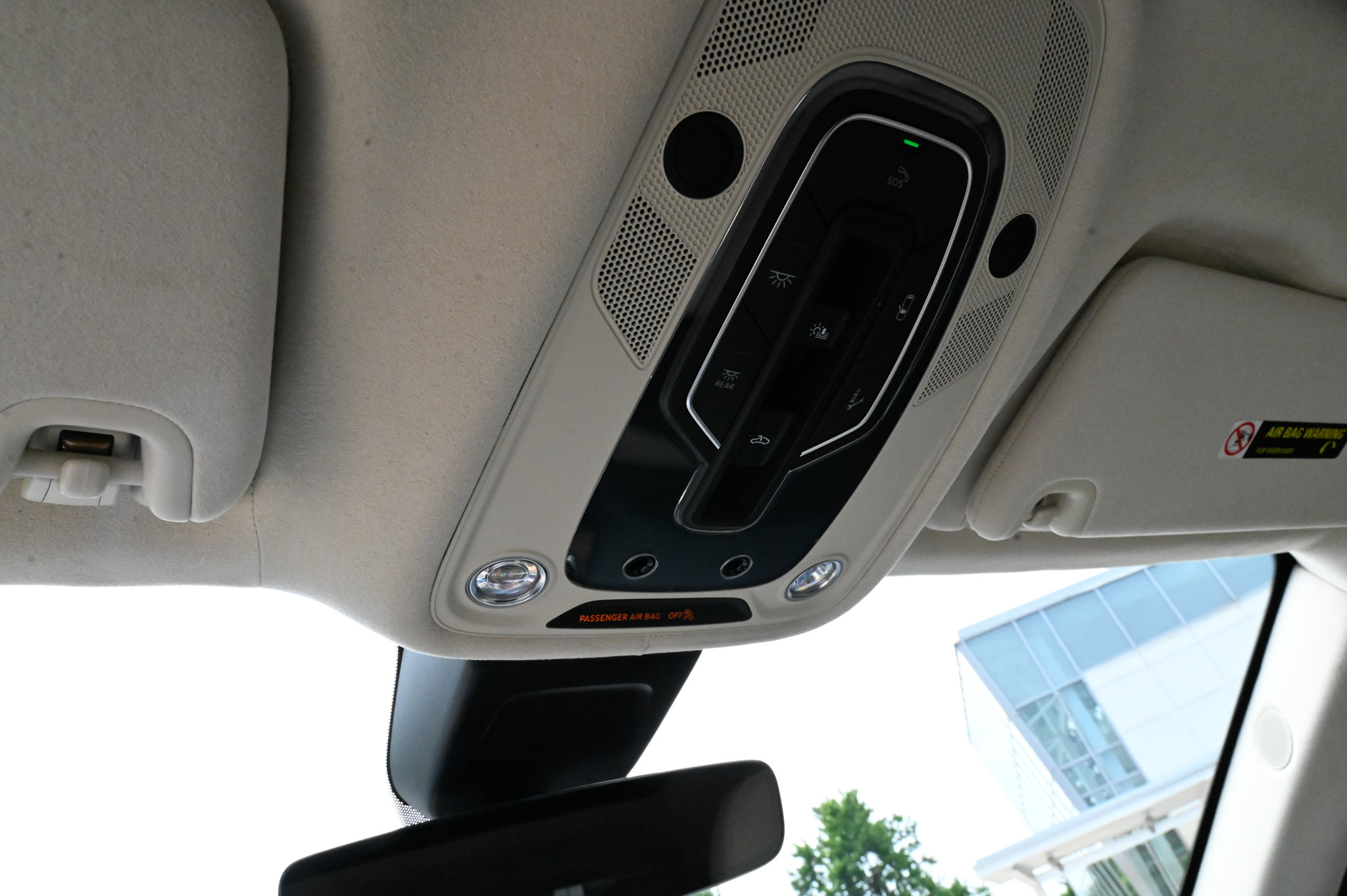 Used 2023 Bentley Bentayga AWD/4WD image 31