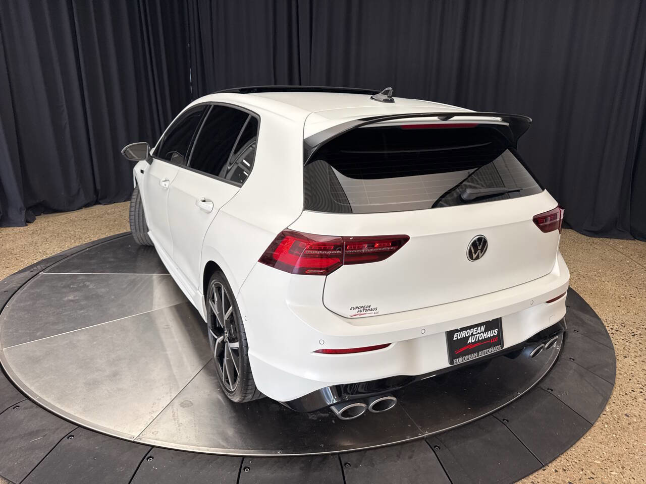 Used 2024 Volkswagen Golf R image 7