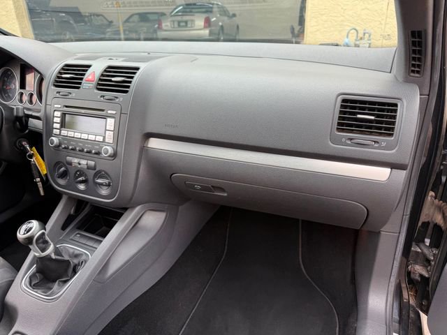 Used 2007 Volkswagen GTI 2-Door image 29