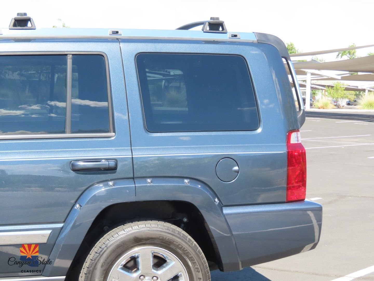 Used 2006 Jeep Commander Limited w/ Trailer Tow Group IV image 22