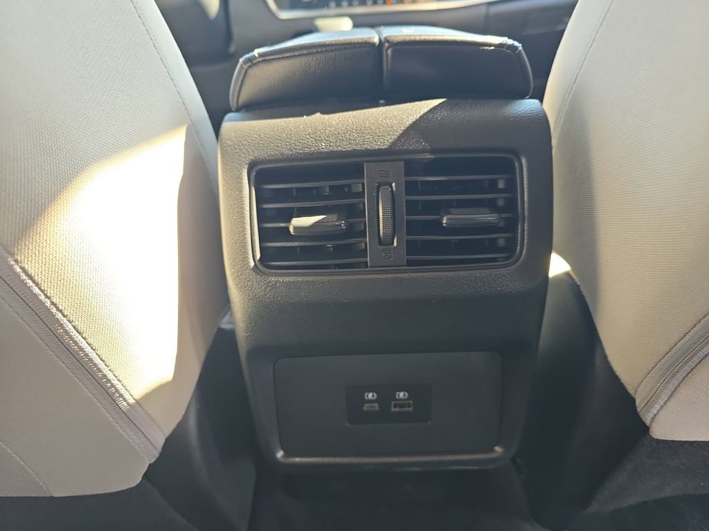 Used 2023 Nissan Rogue SV image 17