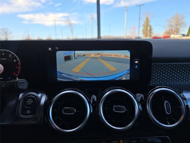 Used 2026 Mercedes-Benz GLB 250 4MATIC image 31