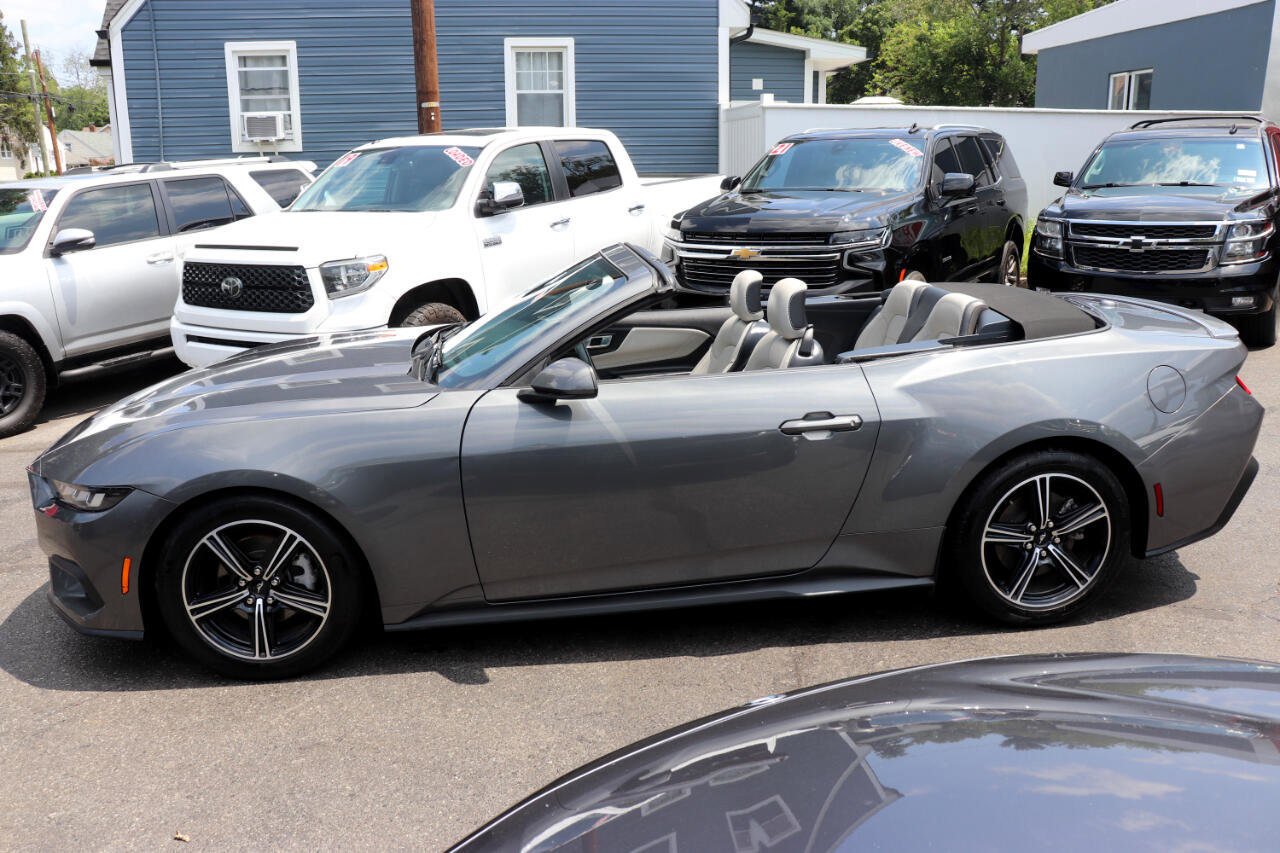 Used 2024 Ford Mustang Premium image 2