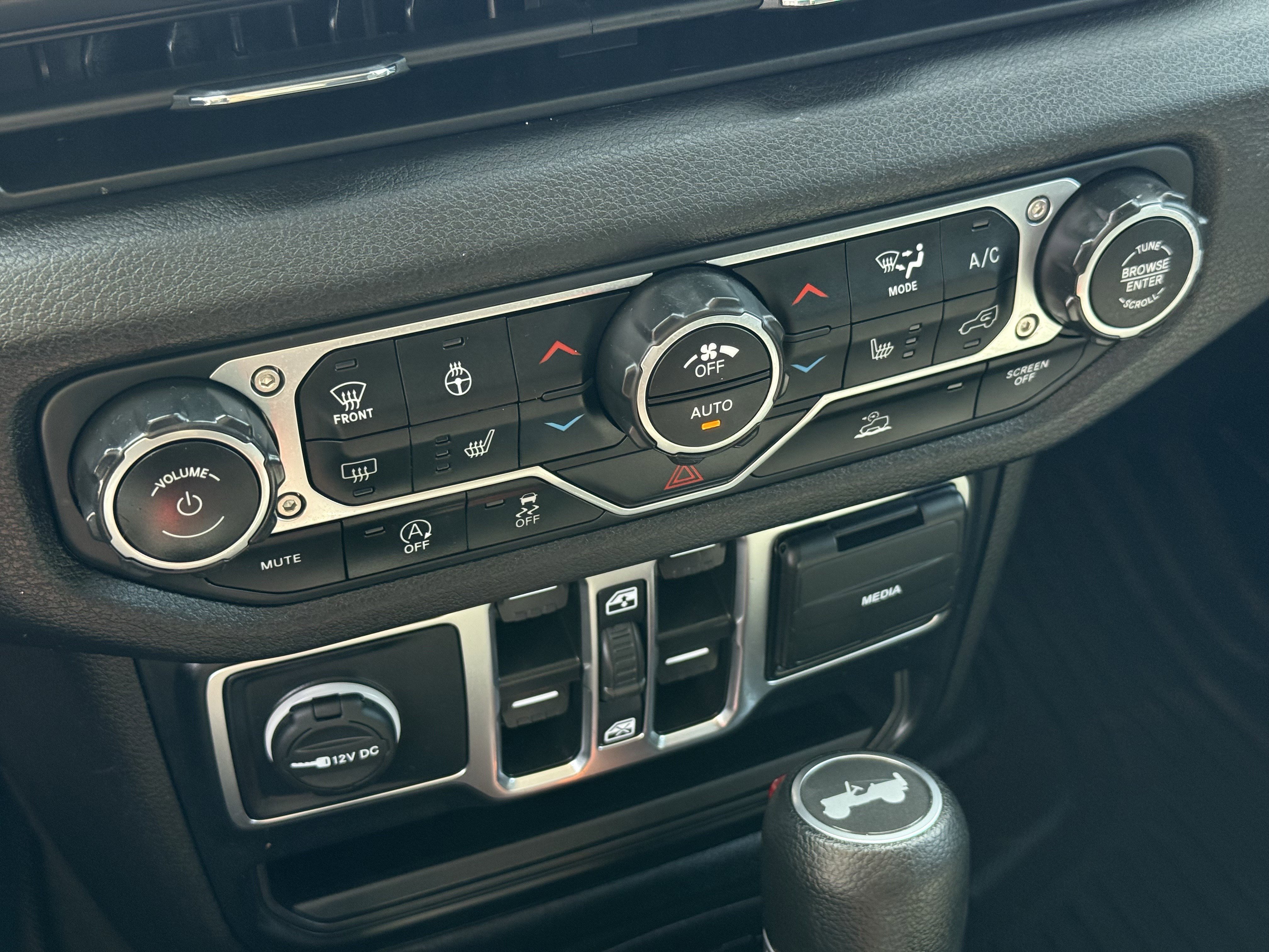 Used 2024 Jeep Wrangler Sport S image 22