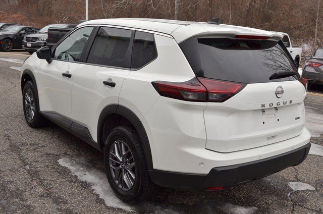 Used 2024 Nissan Rogue S image 6