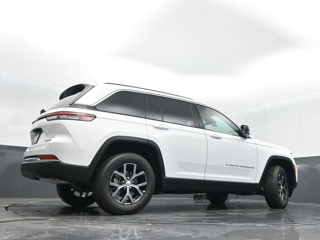 New 2025 Jeep Grand Cherokee Limited w/ Trailer Tow Package image 36