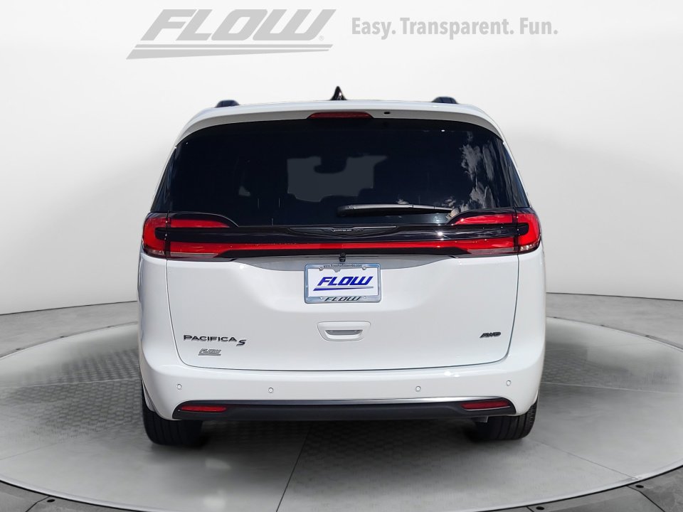 New 2026 Chrysler Pacifica Select image 6