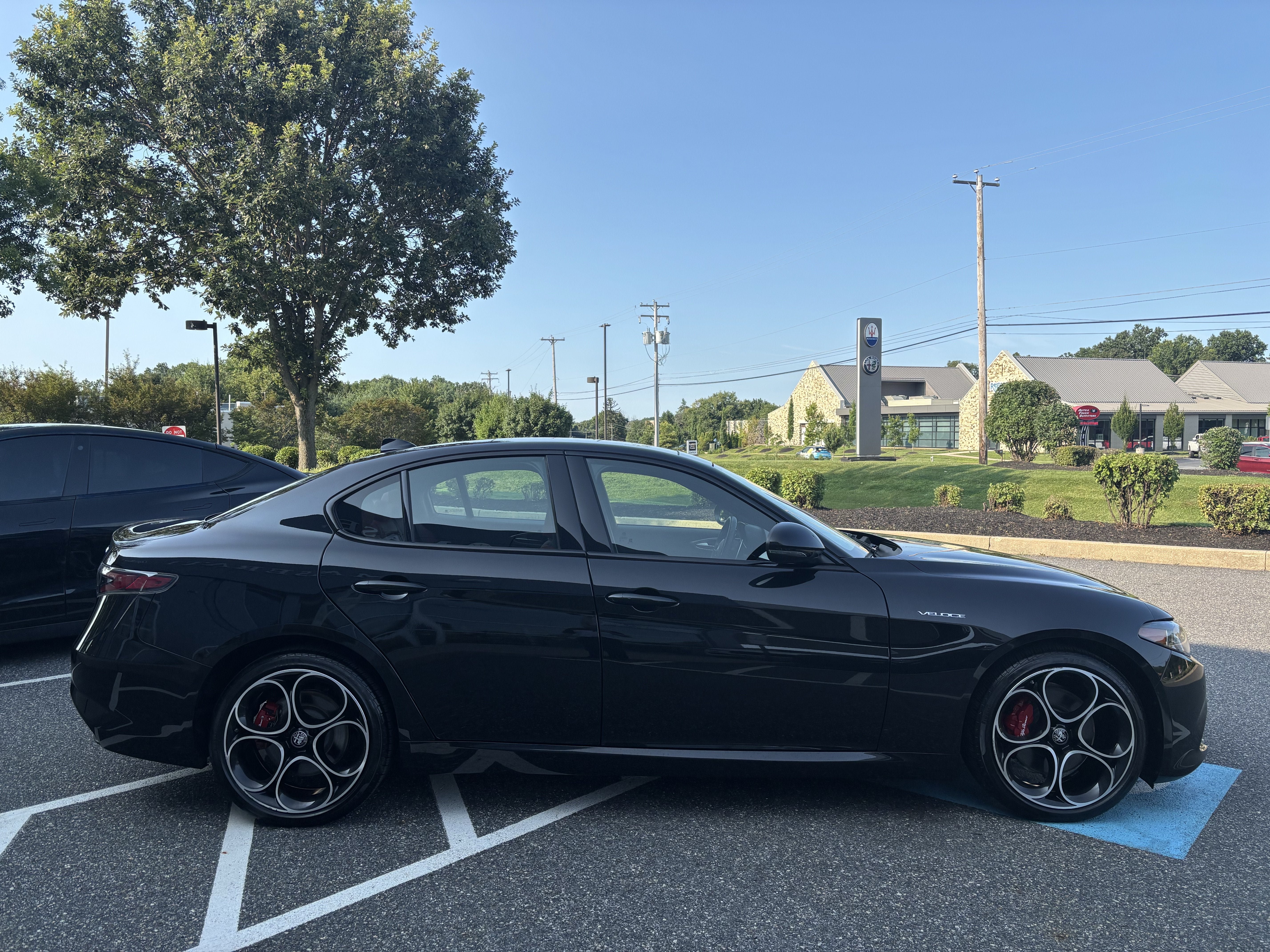 Used 2024 Alfa Romeo Giulia Veloce AWD/4WD image 6