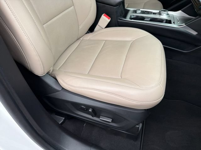 Used 2022 Ford Explorer Limited w/ Equipment Group 301A AWD/4WD image 26