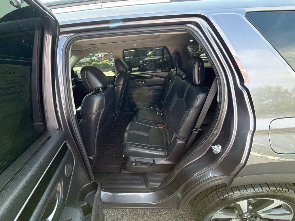 Used 2025 Honda Pilot Touring image 35