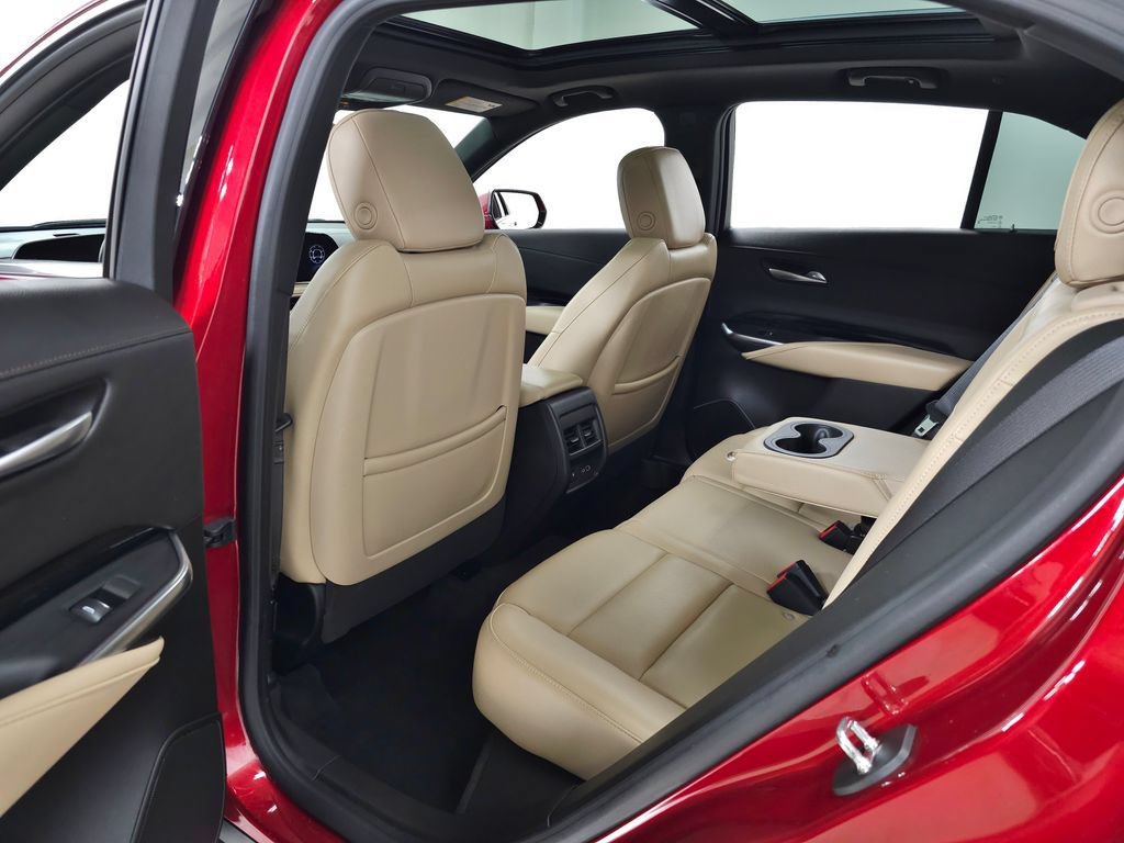 Certified 2024 Cadillac XT4 Luxury w/ Cold Weather Package AWD/4WD image 29