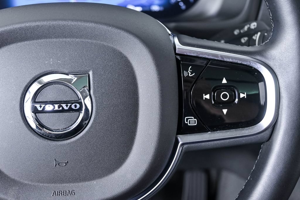 Certified 2025 Volvo XC90 B5 Core AWD/4WD image 12
