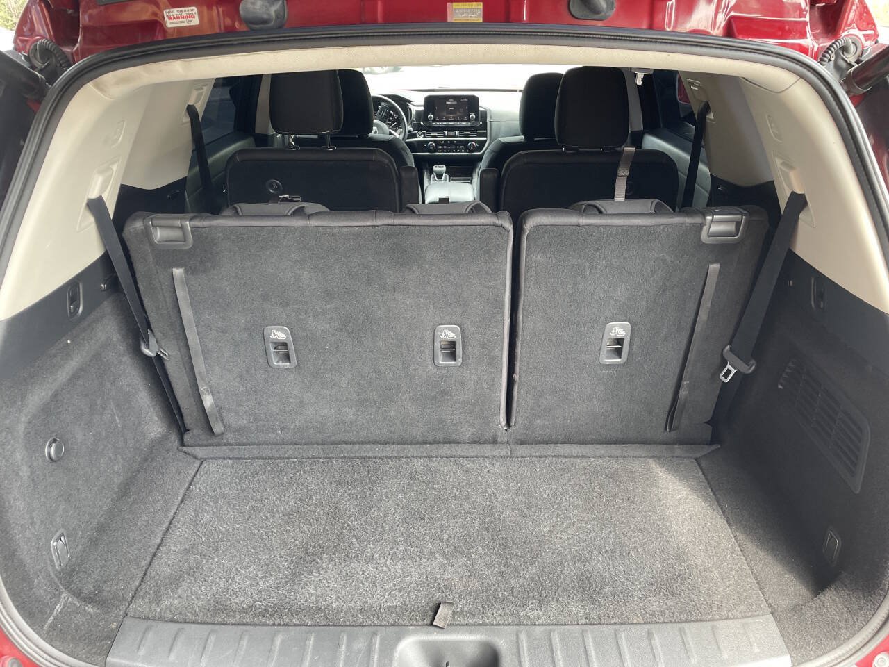 Used 2022 Nissan Pathfinder SV w/ SV Premium Package FWD image 8
