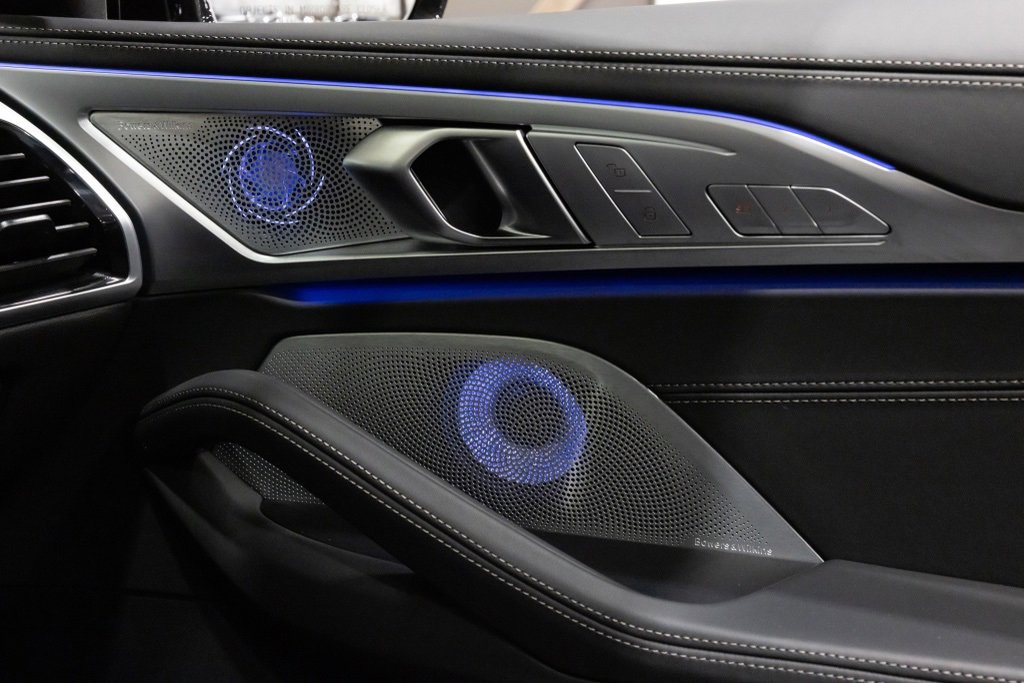 Used 2024 BMW M850i xDrive Convertible image 11