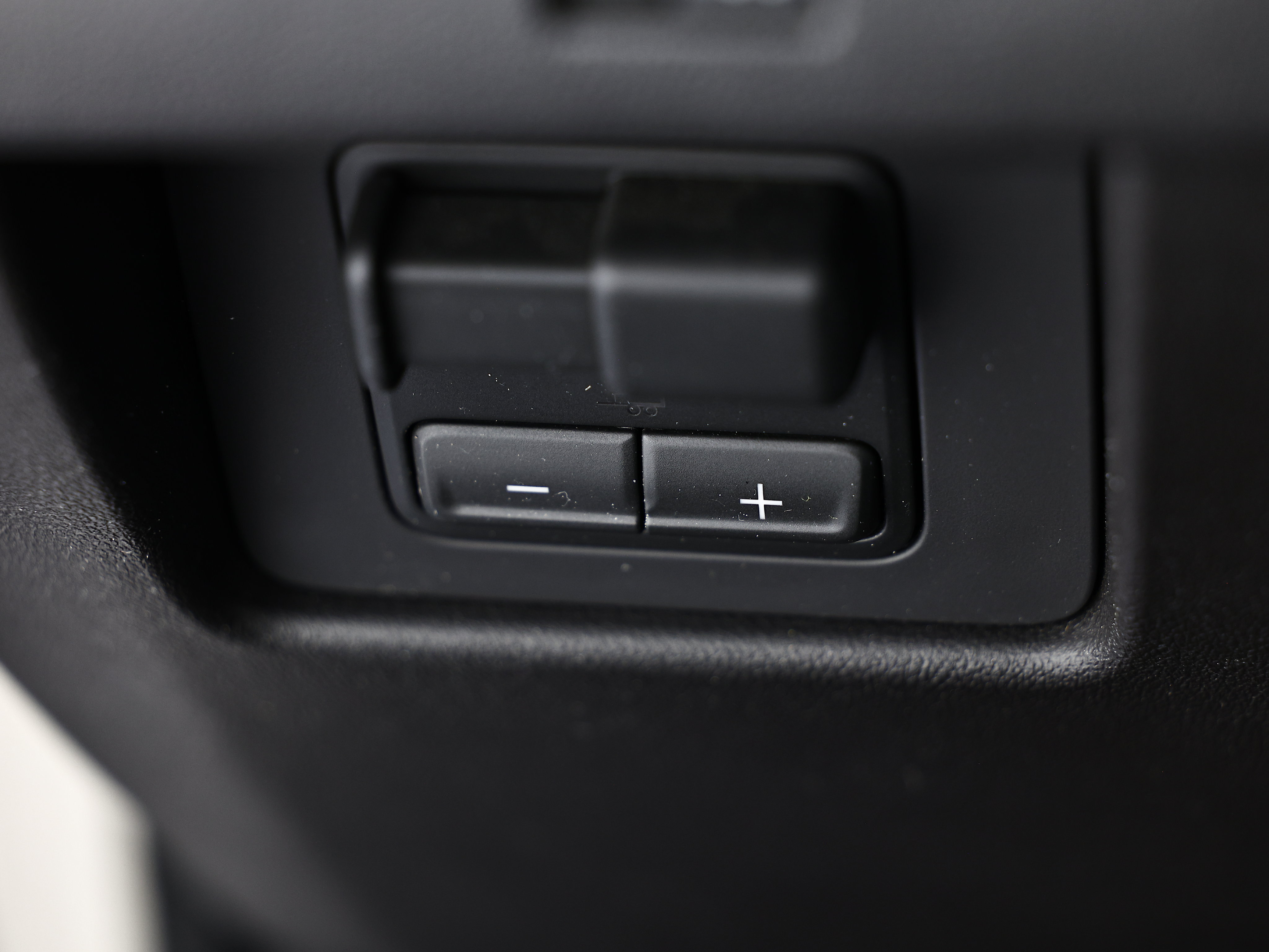 Used 2026 GMC Canyon Elevation RWD image 32