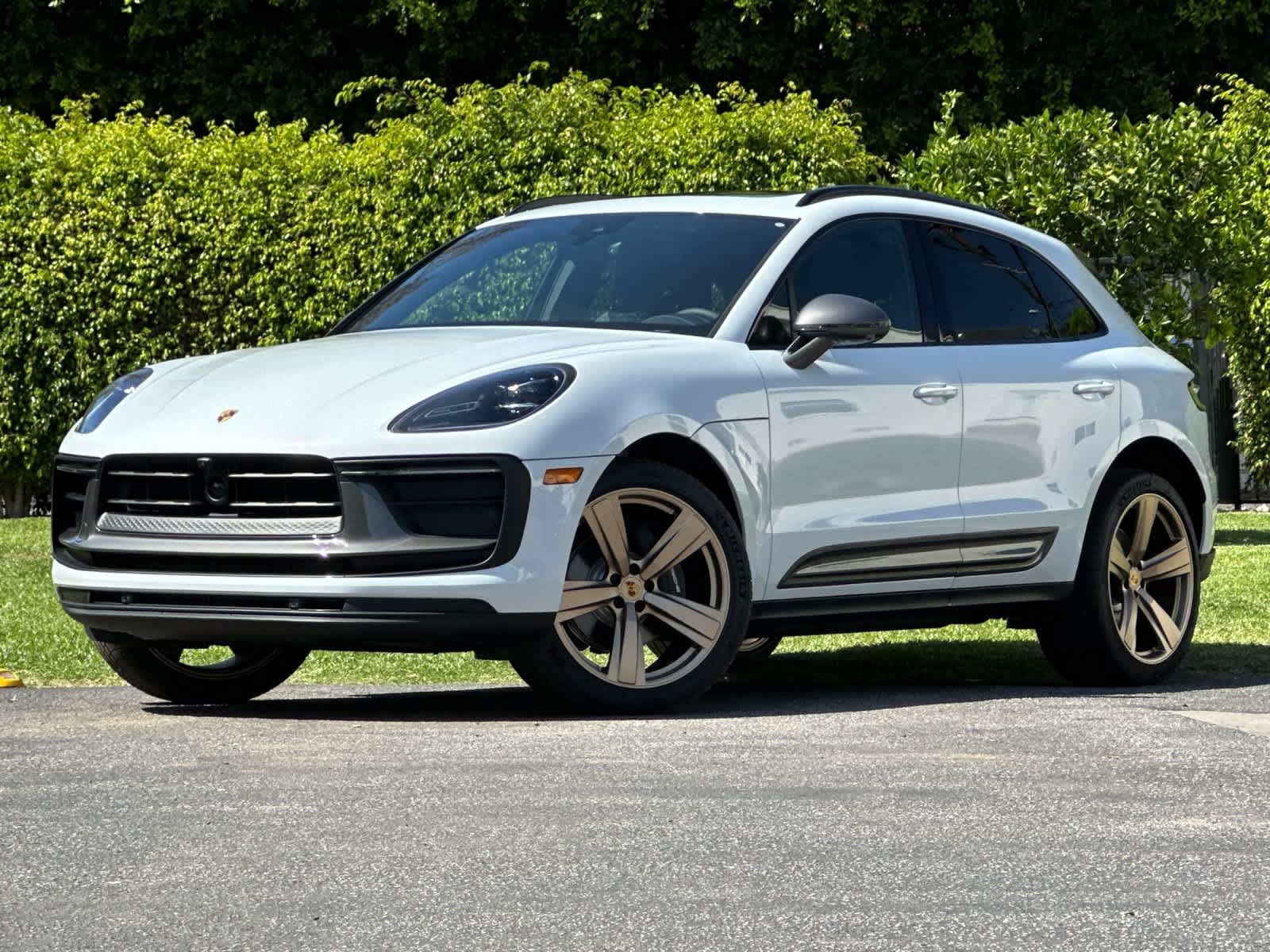 New 2026 Porsche Macan Turbo AWD/4WD image 1