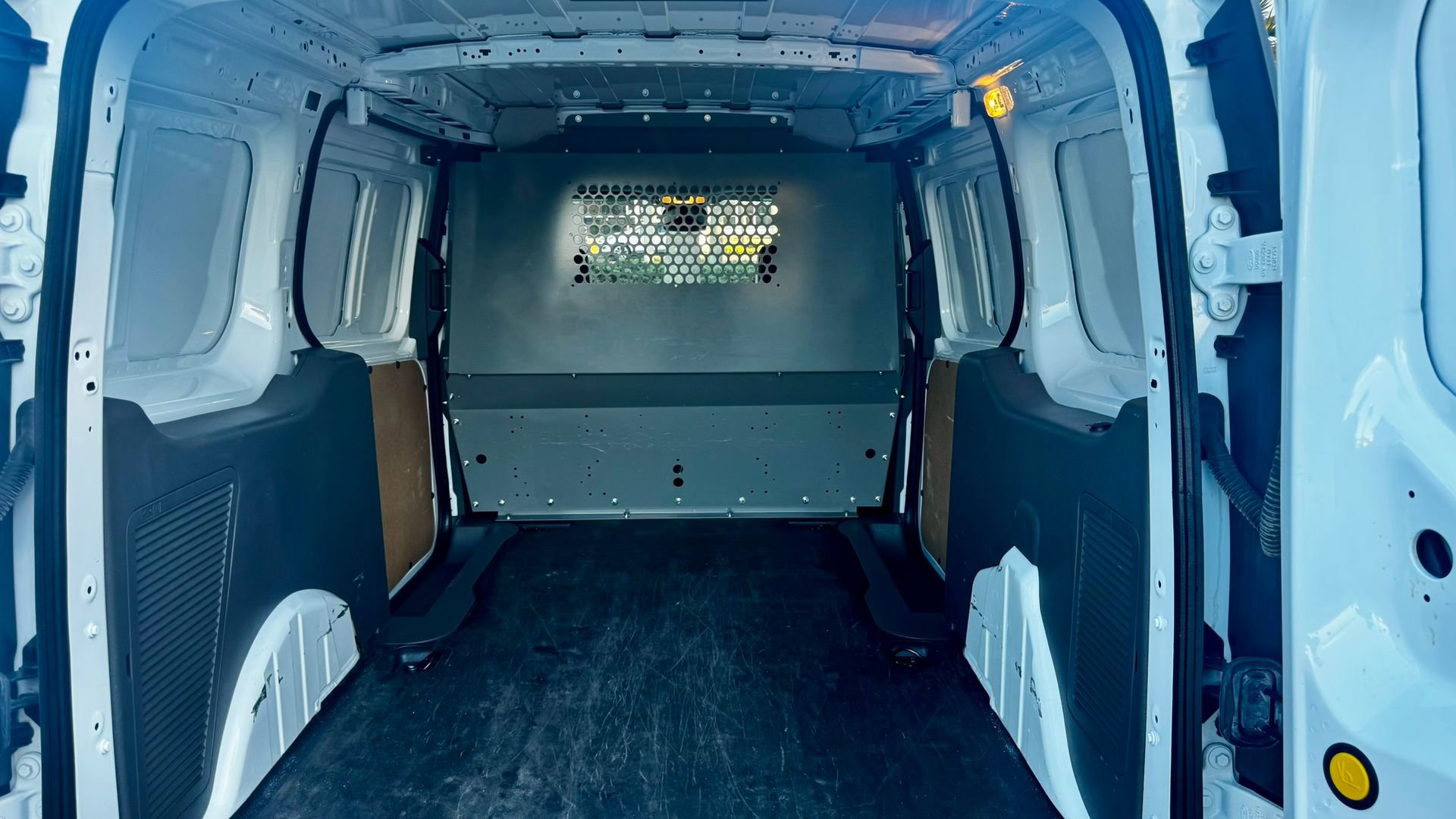 Used 2022 Ford Transit Connect XL image 13