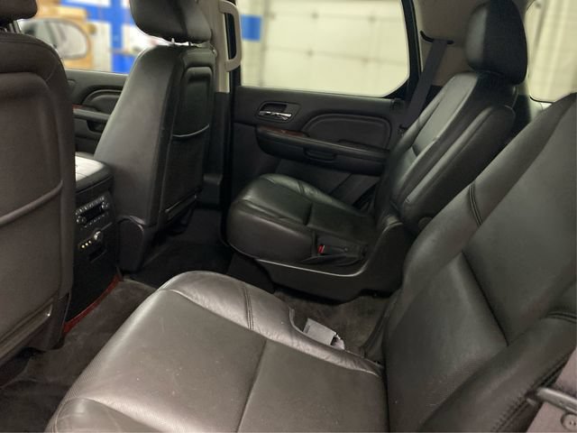 Used 2013 Cadillac Escalade AWD image 11