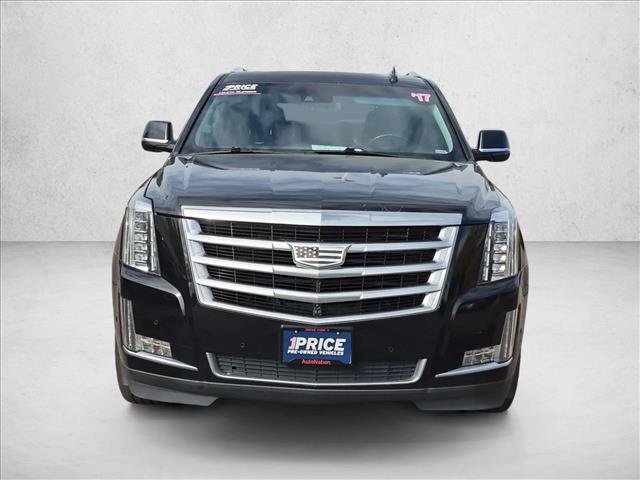 Used 2017 Cadillac Escalade Luxury AWD/4WD image 2