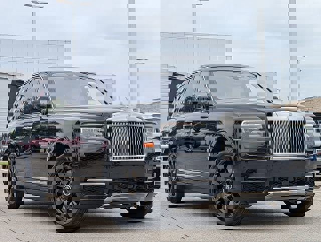 Used 2019 Rolls-Royce Cullinan image 2